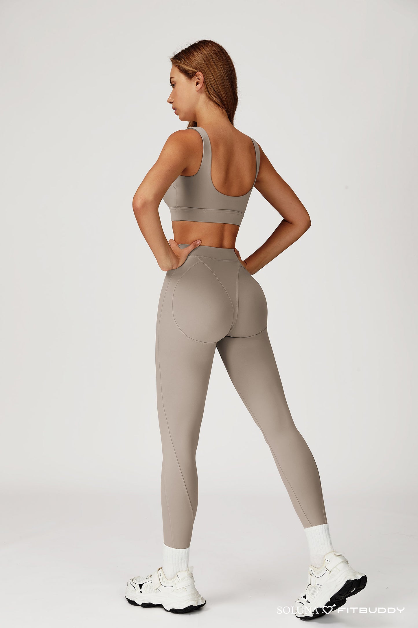 Fitbuddy Seamless Sport BH – Camel Grey – Shockproof & Ademend – Naadloos Comfort – Dames – Maat L